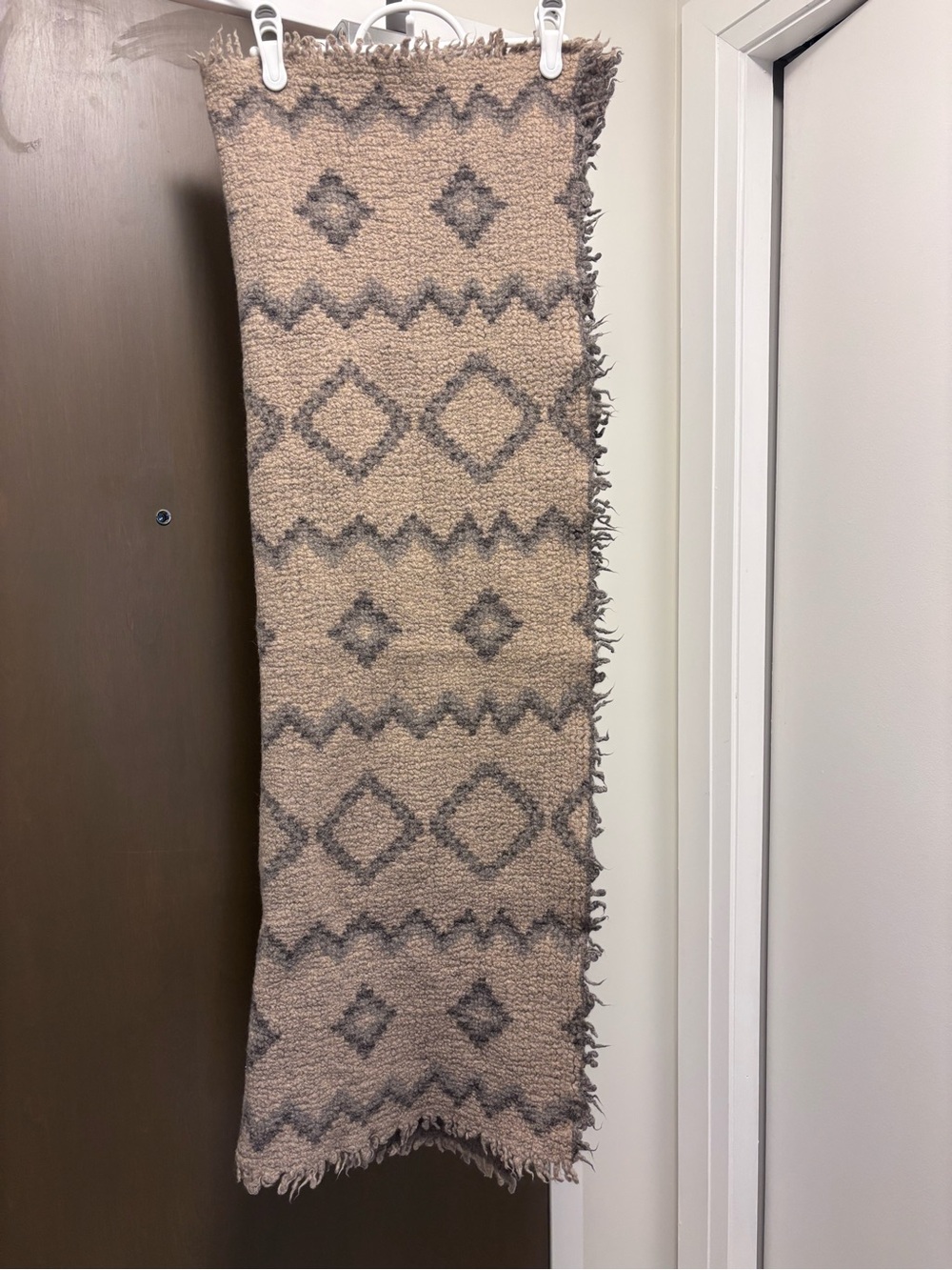 Aritzia Wilfred 100% Wool Geometric Blanket Scarf / Wrap